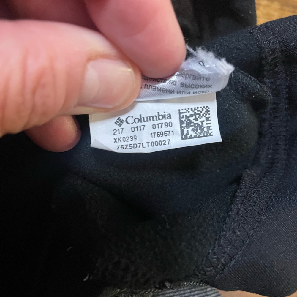 Columbia Charcoal and Black Sleeveless Insulated Full Zip Vest, Women’s M Winter - Picture 6 of 10